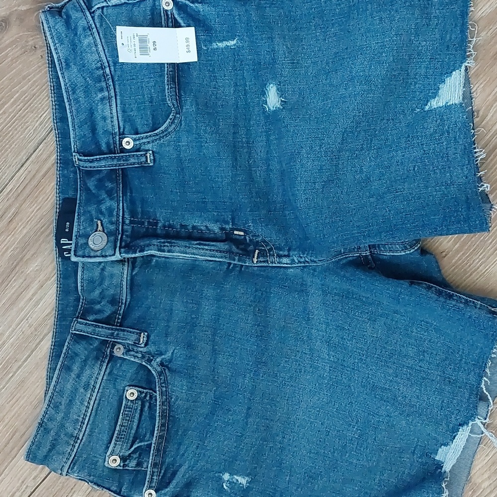 NWT Gap short